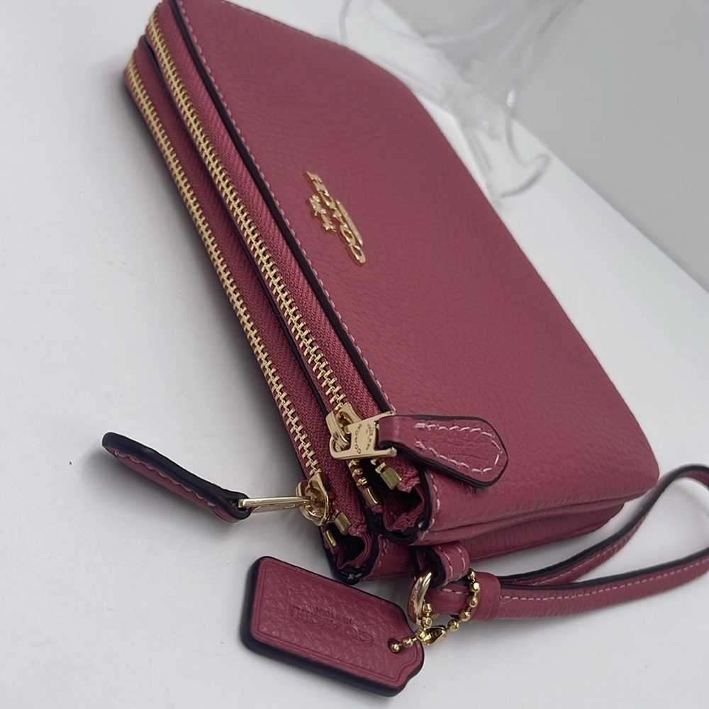 Coach Double Corner Zip Wristlet
IM/Rouge
NWT - Picture 11 of 16